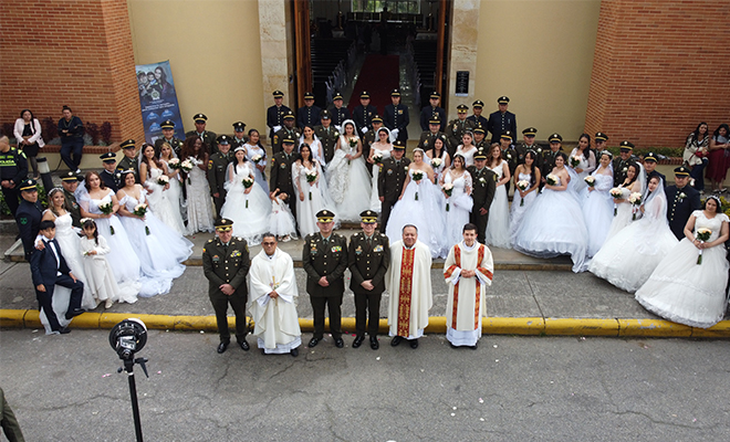 grupo completo matrimonios colectivos