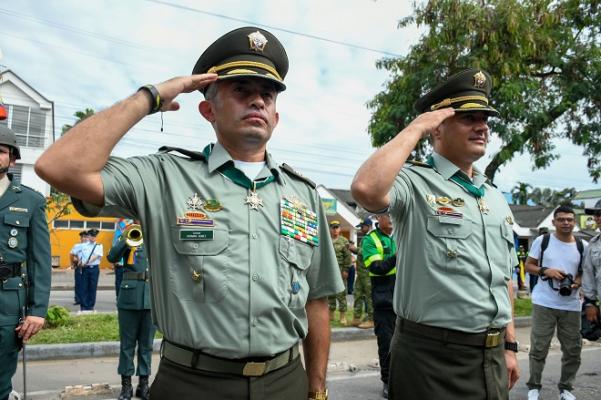 Engalanada participación de La Policía del Meta en el desfile del 20 de julio. 