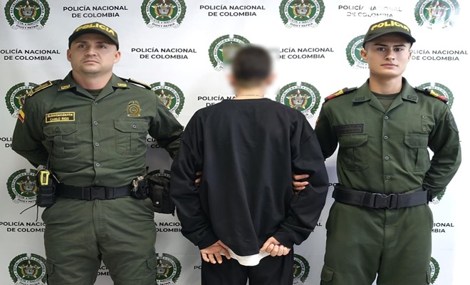 Policía aprehende a un hombre requerido mediante orden judicial