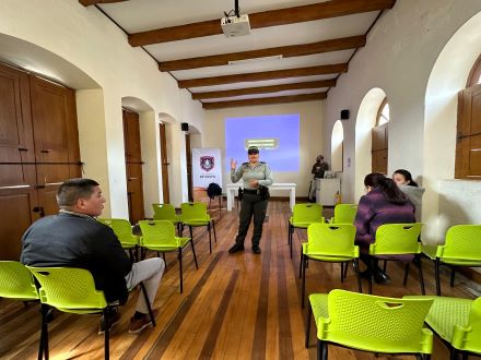 dirigido a prestadores de servicios turísticos y artesanos vinculados al atractivo turístico de La Cocha