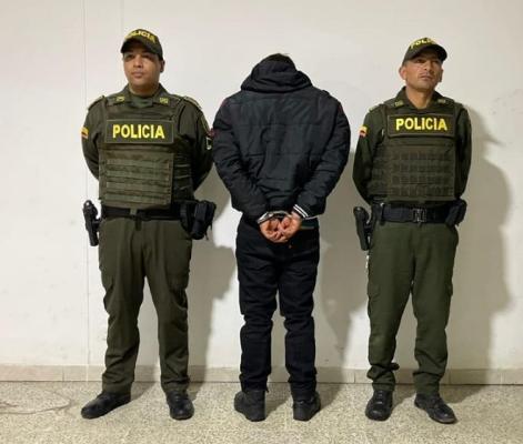 Patrulla de la Policía capturó a un hombre señalado de agredir a cuatro personas con arma blanca 