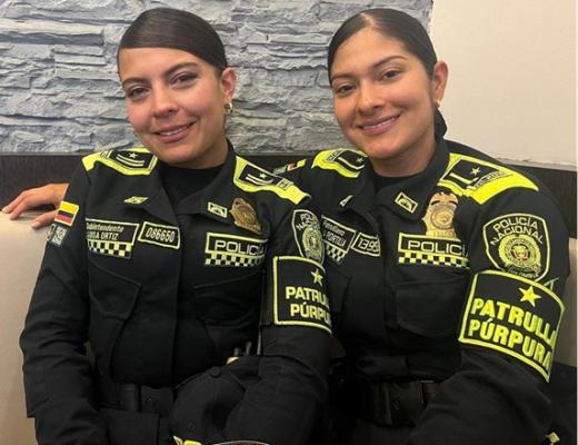 Subintendente Luisa ortiz y su compañera en la Patrulla púrpura