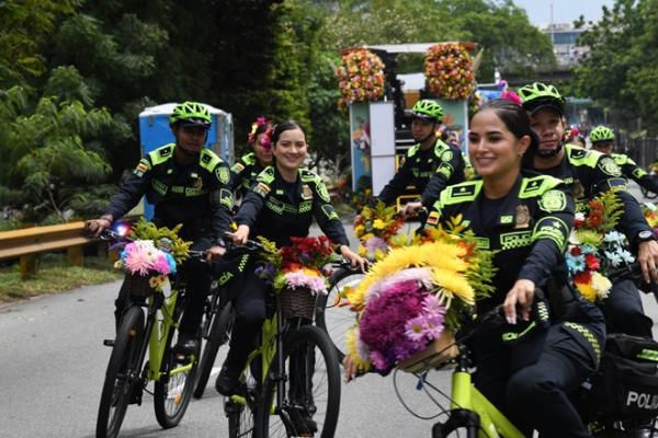 Patrullas de Policia Comunitaria con bicicletas