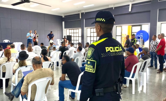 Con presencia institucional y actividades de acompañamiento turístico, la Policía Metropolitana de Montería respaldó el desarrollo de Expoveterano en el Pueblito Cordobés, garantizando un espacio seguro para los visitantes y las familias de nuestros héroes veteranos.