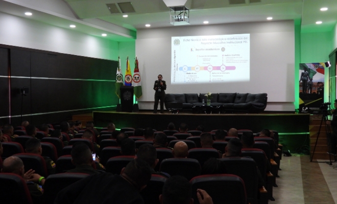 Ponencia Intendente Jennifer Ortíz Congreso internacional de investigación Policia