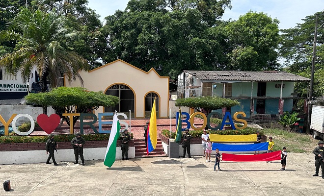 Por Primera Vez Desfila la Policía Nacional en los corregimientos de Campo Dos y Tres Bocas - Tibu 1
