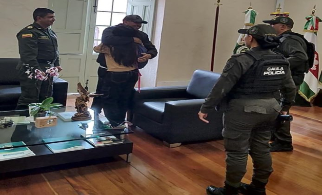 Reencuentro papa e hija Tunja