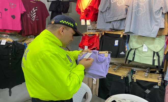 Diligencia de registro y allanamiento en el centro de la ciudad. 