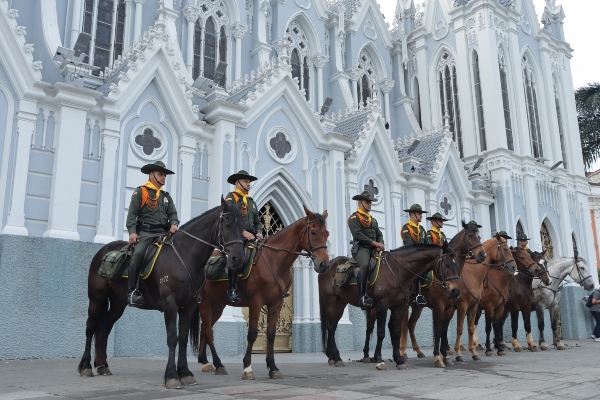 Policías listos para dispositivos de Semana Santa en Cali