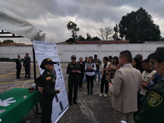Exposición del Stand Grupo de Investigación ESVEL en la II Feria de Investigación Criminal ESINC  