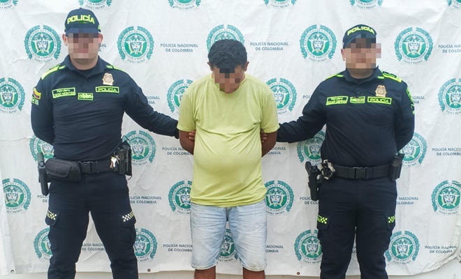 Policías y un ciudadano capturado