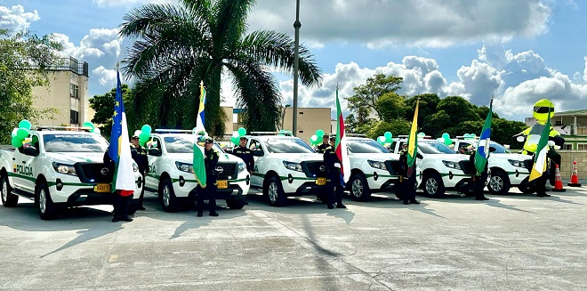 Vehículos entregados a la Policía para el fortalecimiento de la seguridad