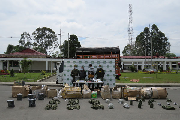  abundante_material_de_intendencia