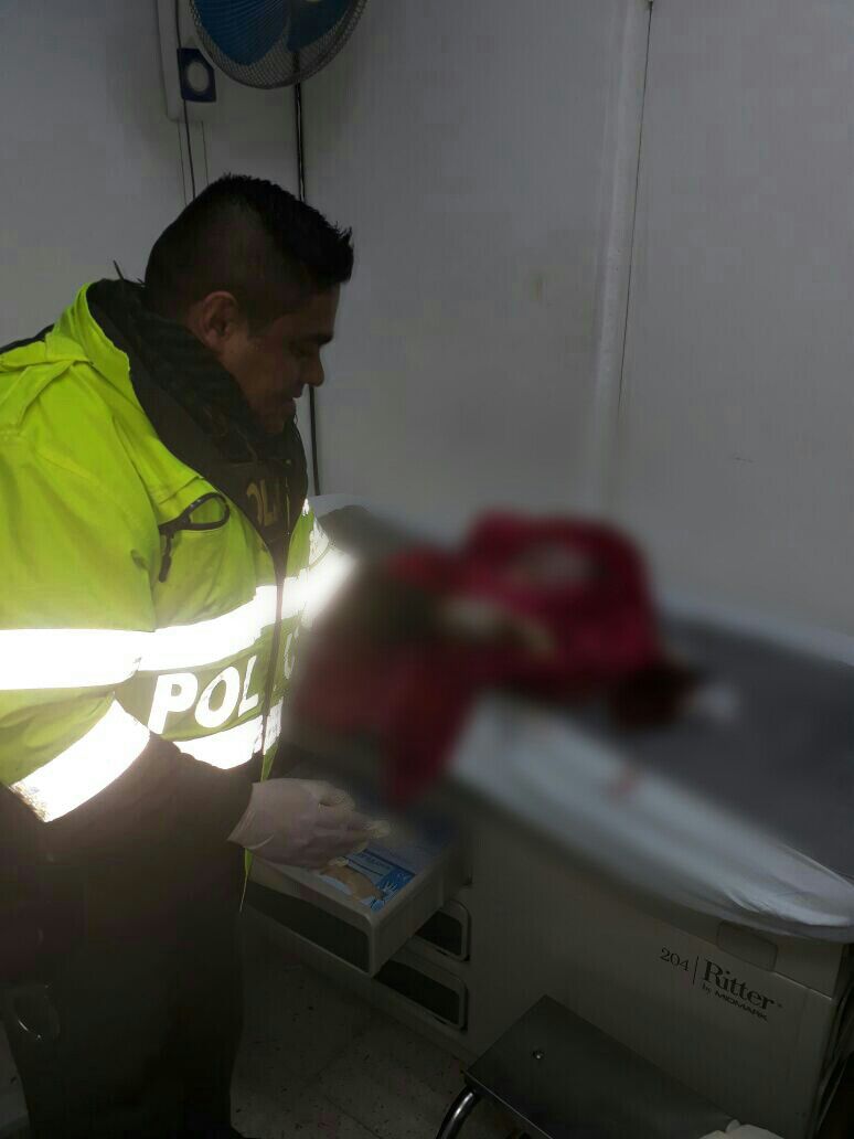 Parto-en-via-publica-de-Cali