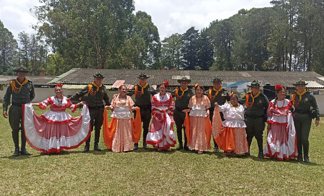 Un dia con los carabineros