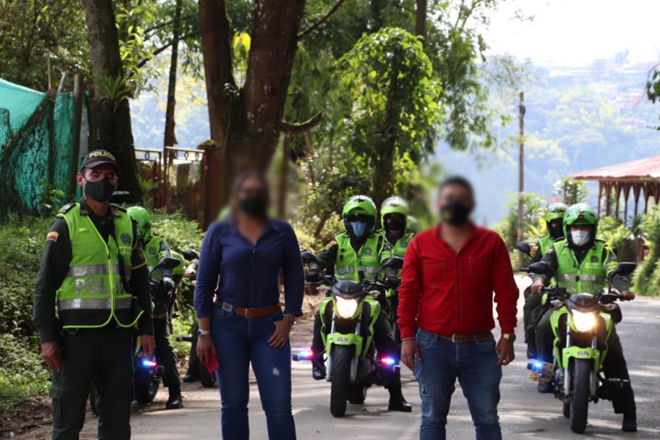 Dos capturados por uso de documento falso y uno por fraude a resolución