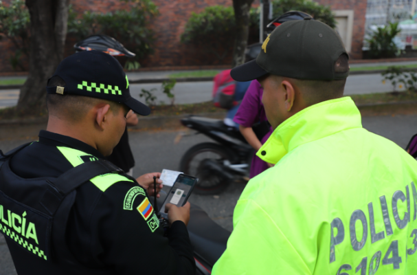 Amistad es cuidarte, la policía invita a celebrar el día de amor y amistad con tranquilidad y tolerancia