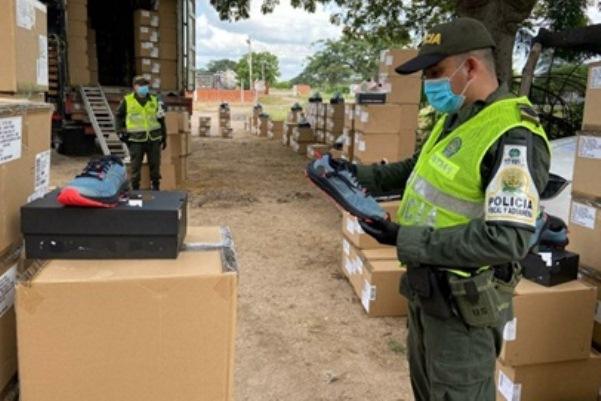 Aprehendimos-4.902-pares-de-teni- avaluados-en-340-millones-de-pesos