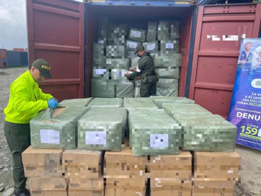 aprehensión de 01 contenedor de mercancía de contrabando 