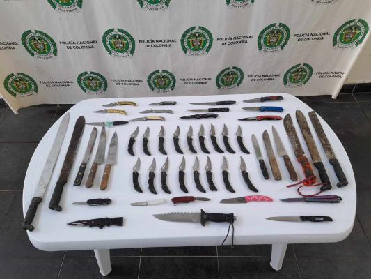 Destrucción de armas blancas 