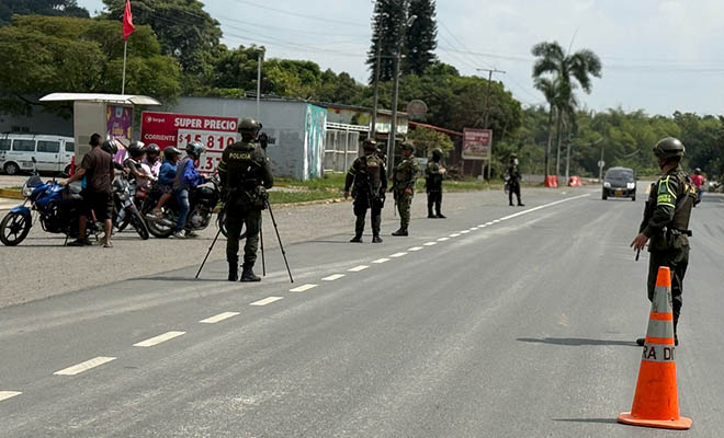 La Policía acompaña a miles de viajeros que regresan a sus destinos tras el receso de Semana Santa.