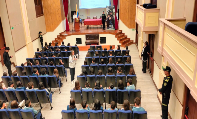 Con la estrategia "Escuela de padres" se espera prevenir la violencia en los menores de edad