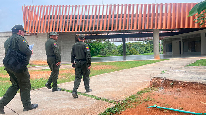 verifica avance de obra de infraestructura en Caucasia