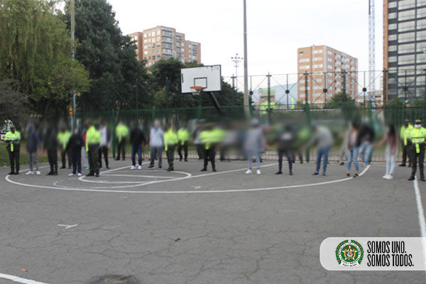 Somos uno, Somos todos contra la indisciplina social