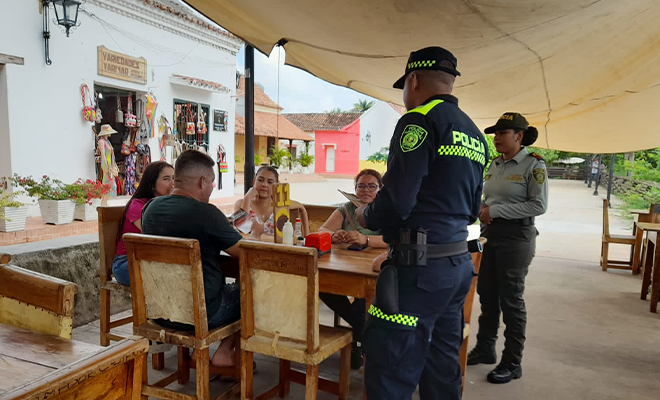 565 uniformados de la Policía Bolívar fueron los encargados de velar por la seguridad en los municipios y corregimientos. 