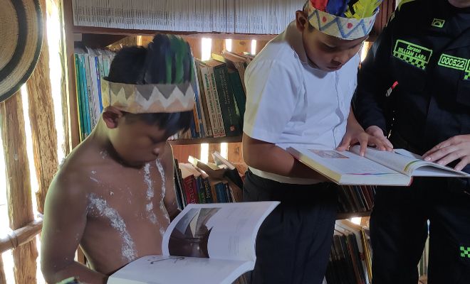 Espacio exclusivo para que las niñas y niños tengan acceso a libros y material educativo