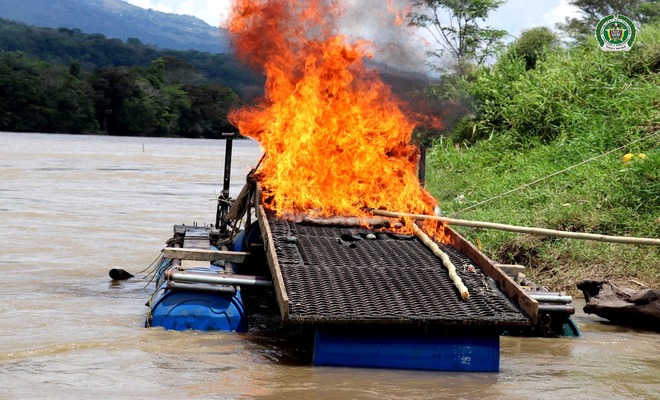 Las bandas criminales en Buriticá, Bolombolo y Jericó generaban grandes ganancias a costa de la explotación ilegal de recursos.