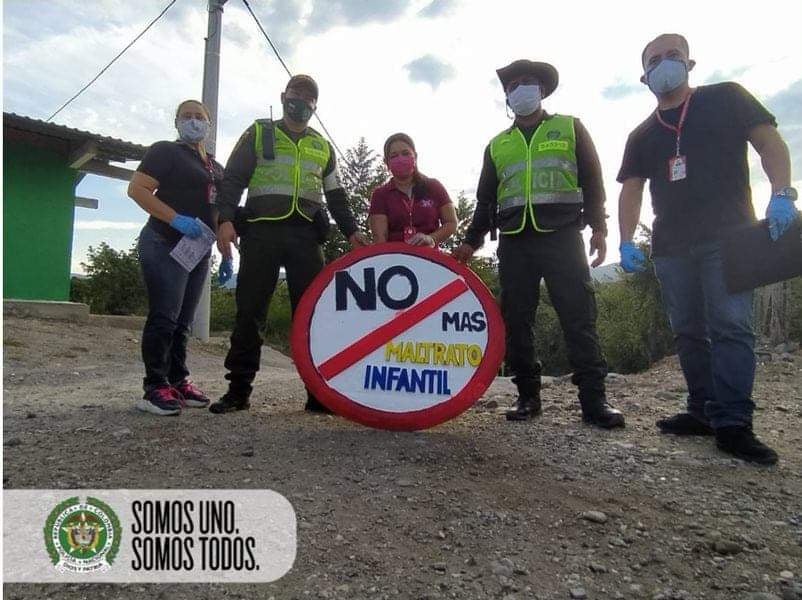 Con volantes informativos y figuras didácticas realizamos campañas de prevención.