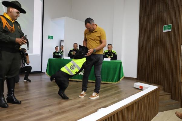 El canino Logam, se pensiono en la Policía Nacional