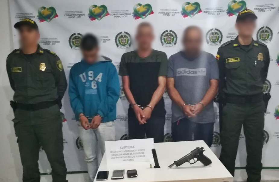 Al-momento-de-las-capturas-a-estos-sujetos-se-les-incautó-un-arma-de-fuego.  