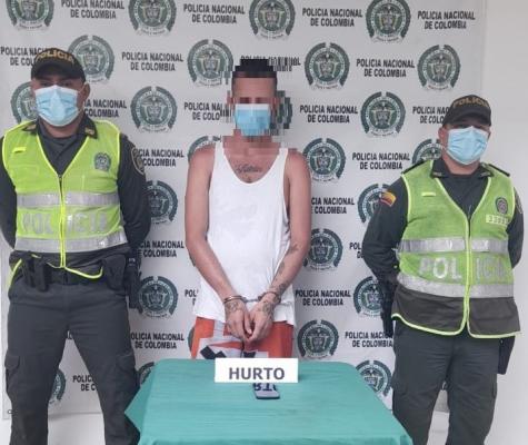 Por el delito de hurto a celular es capturado un hombre