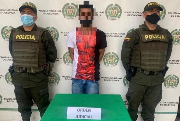 Un sujeto conocido como “Jhan” era requerido mediante orden de captura por varios delitos.