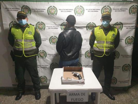 Sujeto portaba un arma de fuego