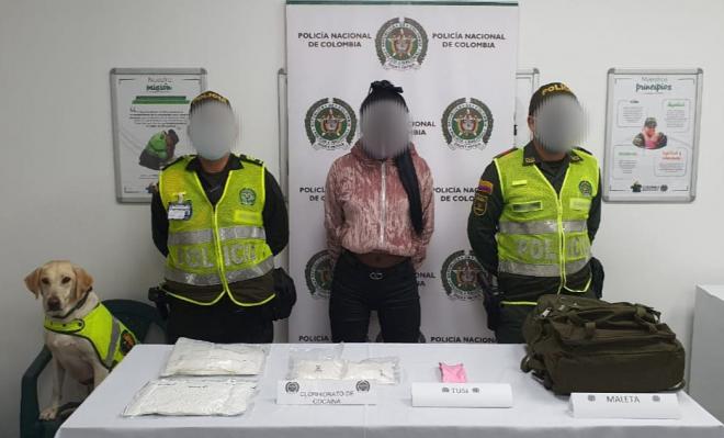 Controles Policiales permitieron la captura de dos mujeres por el delito de tráfico, fabricación o porte de estupefacientes.
