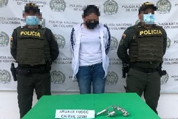 Capturada en flagrancia por el delito de porte