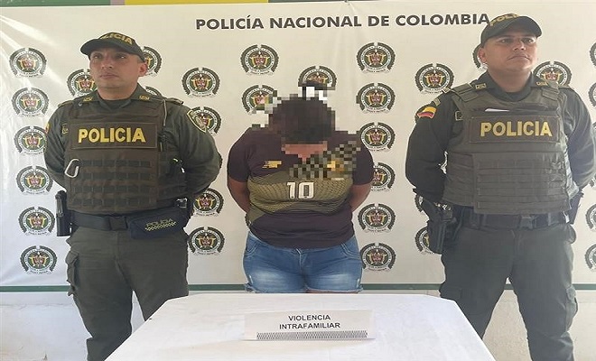 Policía Nacional captura a mujer por violencia intrafamiliar