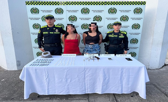 1 arma de fuego tipo revólver calibre .38 , 4 cartuchos calibre .38 , 27 cigarrillos de marihuana,60 dosis de bazuco,1 gramera digital ,1 teléfono celular.