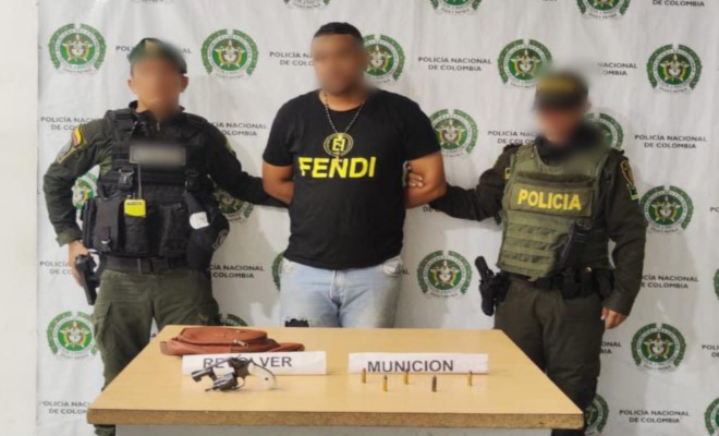 En acciones de control e identificación a personas y vehículos una persona fue capturada por el delito de porte ilegal de fabricación, tráfico y porte de armas de fuego.