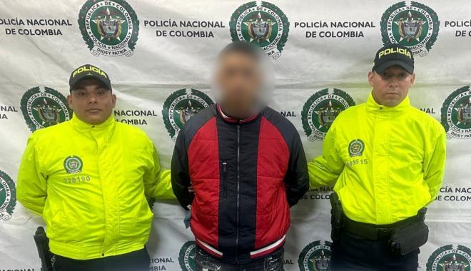 La Policía Nacional en Barranquilla capturó a alias 'Jesucito' incautándole un arma de fuego y munición