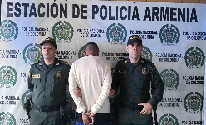  En Armenia fue capturado en flagrancia alias 'Súper O', por porte ilegal de armas de fuego, además tenía orden judicial vigente por homicidio