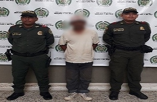 Madre de la niña sorprendería al sujeto mostrándole sus partes íntimas en la plaza de mercado