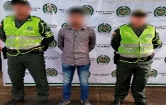 Esta persona era procesada por los delitos de fabricación, tráfico o porte de armas de fuego o municiones y hurto agravado 