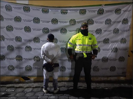 Policías capturan a implicado en hurto
