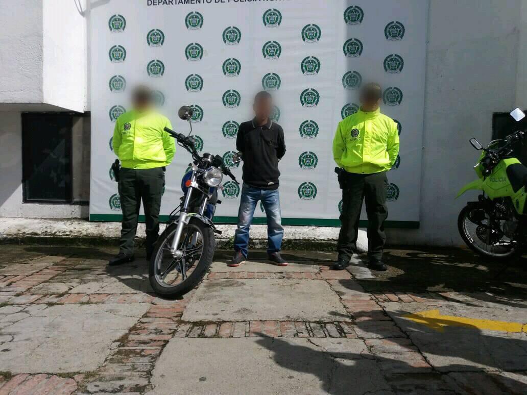 Capturado por manejar motocicleta hurtada.