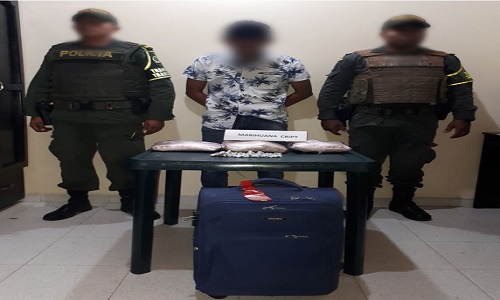 El procedimiento policial se realizó en un bus de servicio público