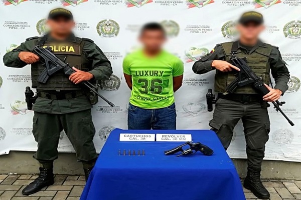 Se le incautó un revolver calibre 38 con munición